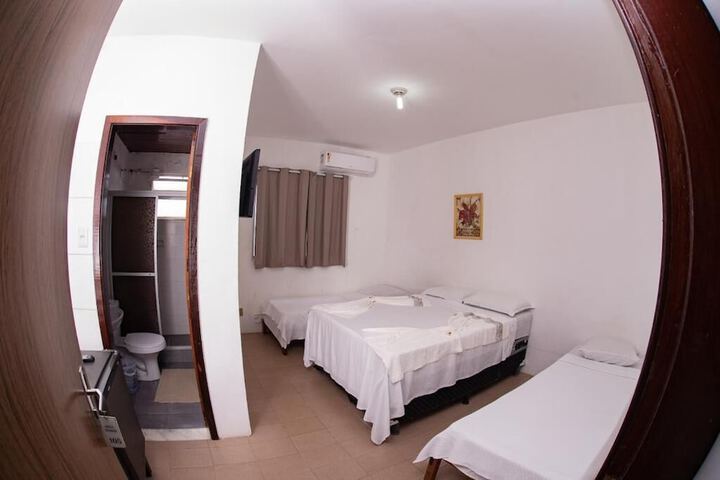 Room 7 of 12