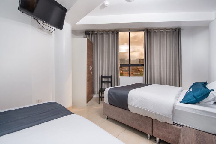 Room 9 of 32