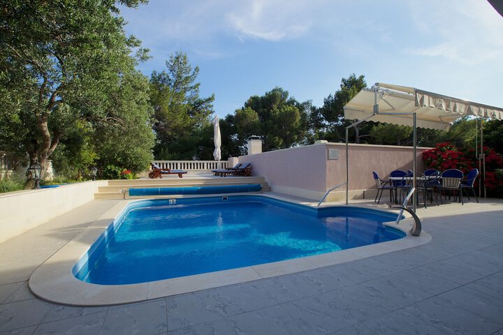 Pool 72 of 86