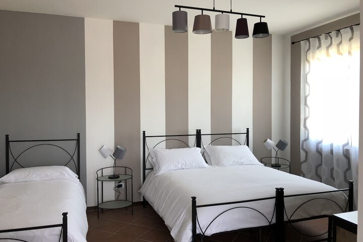 Room 6 of 54