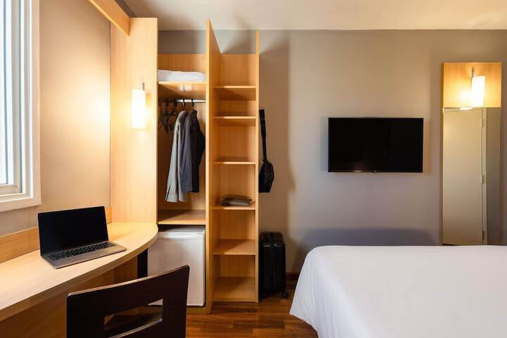 Room 8 of 64