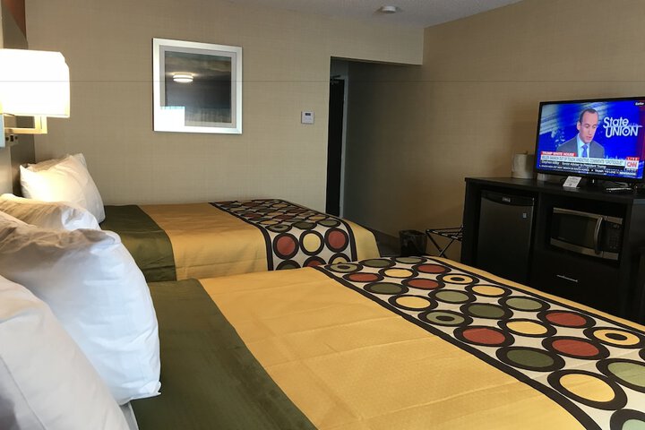 Room 12 of 33