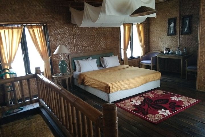 Room 11 of 184