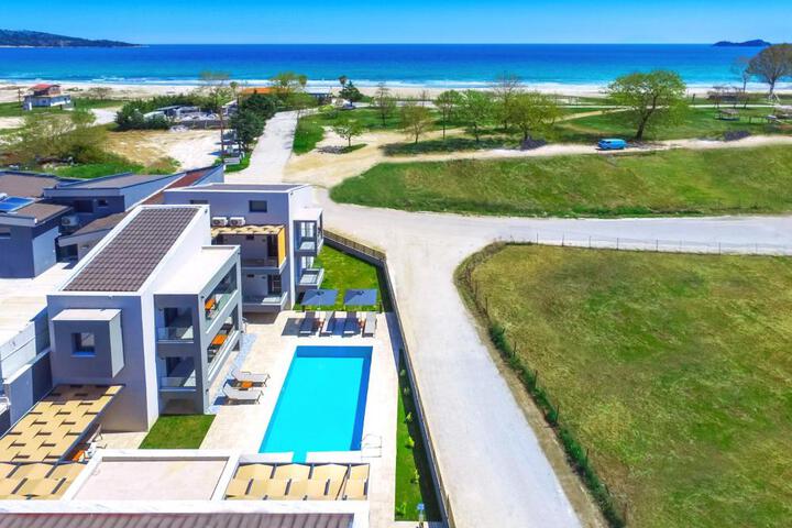 Perla Beach
