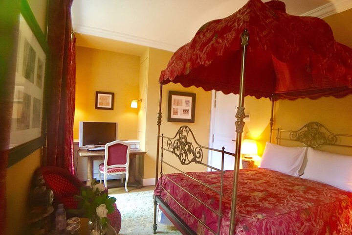Room 6 of 62