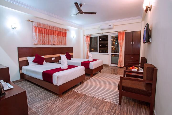 Room 12 of 27