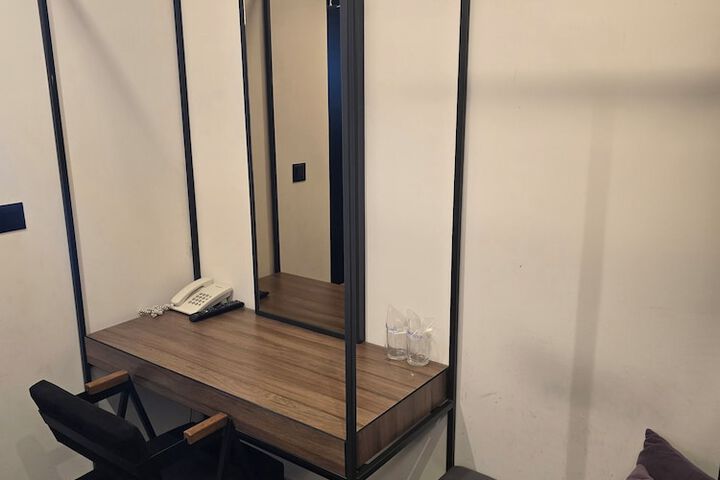 Room 21 of 49