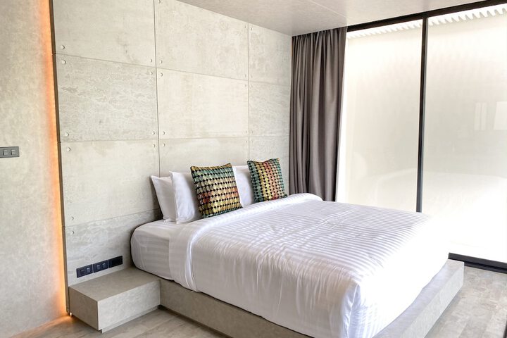 Room 6 of 52