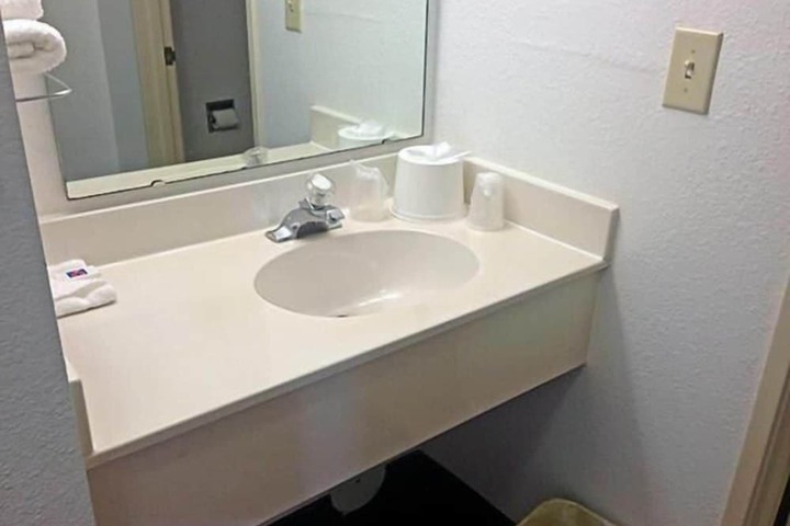Room 30 of 46