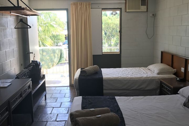 Room 13 of 85