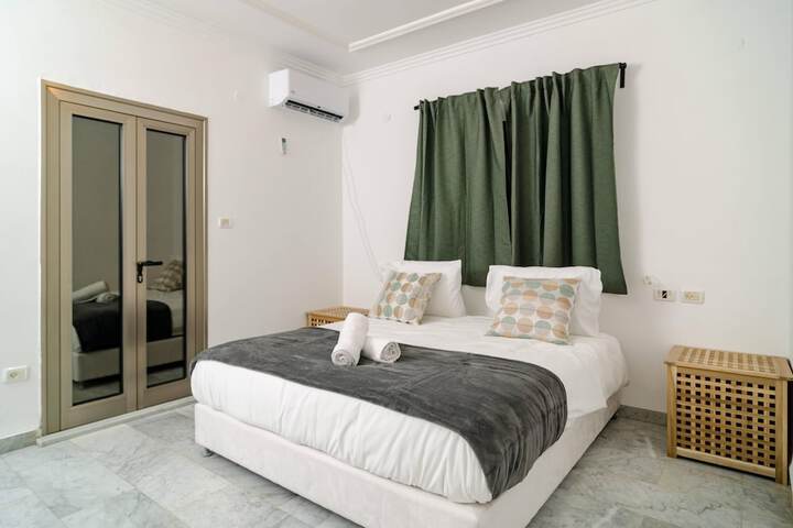 Room 4 of 53