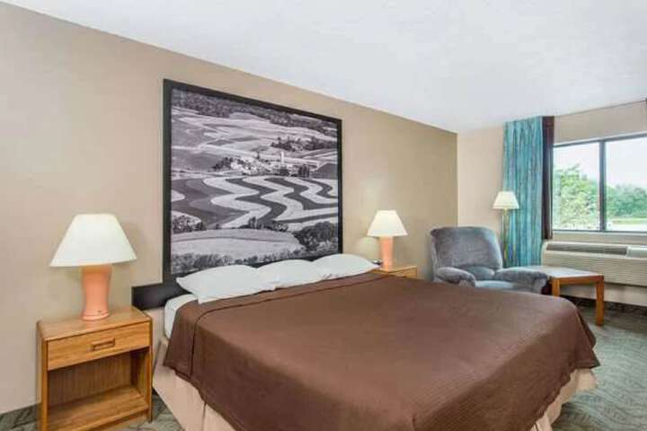 Room 2 of 24