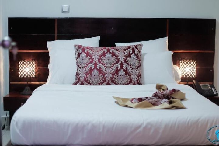 Room 2 of 38