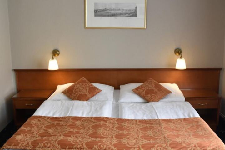 Room 35 of 70