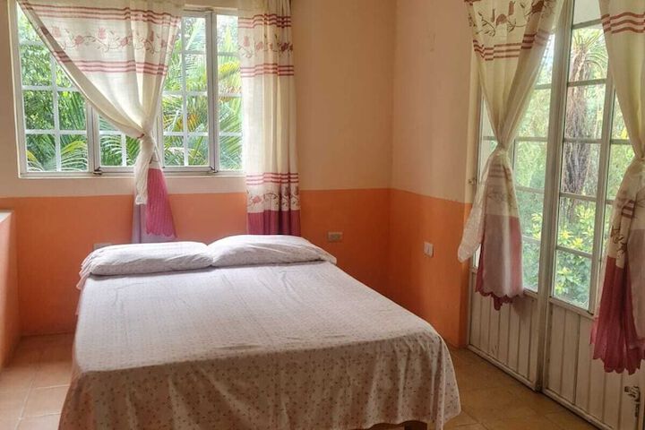 Room 5 of 18