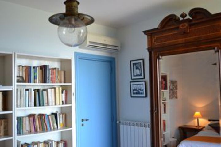 Room 17 of 34