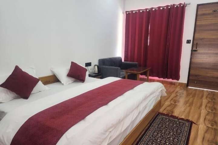 Yamunotri Heli Resort in Rajgarhi