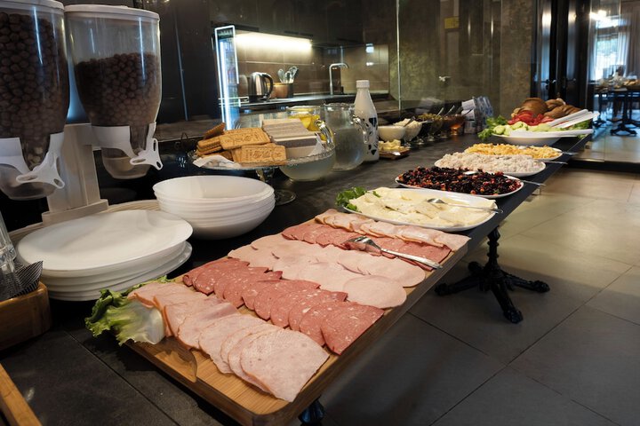 Breakfast/Coffee Service 64 of 77