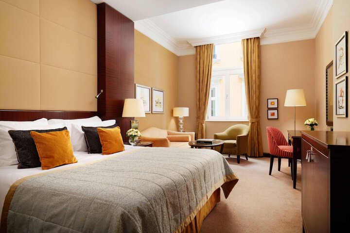 Room 30 of 80