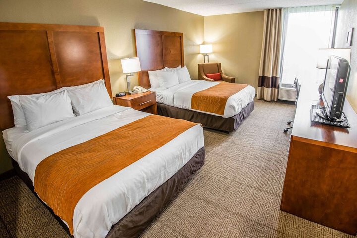 2 Double Beds (3 of 14)