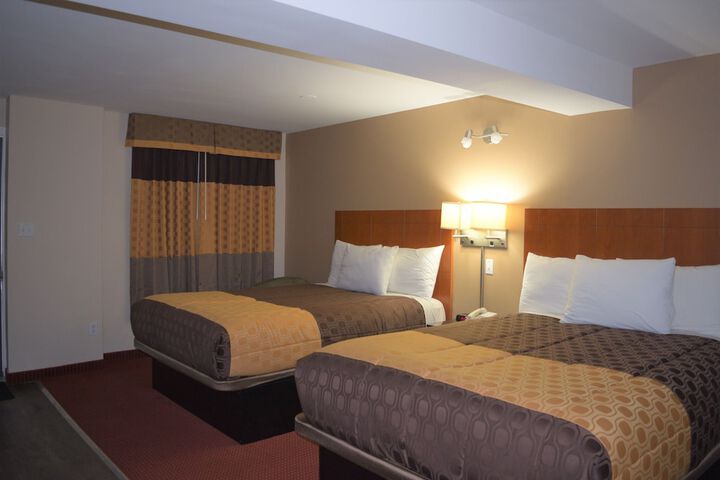 1 Queen Bed (2 of 16)