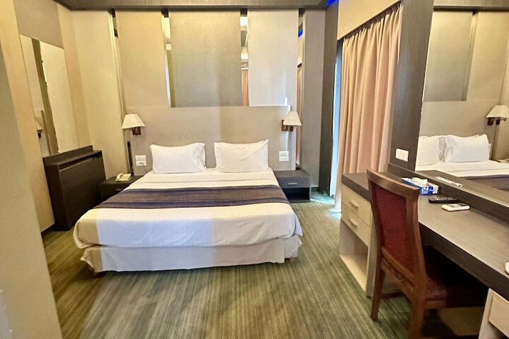 Room 20 of 54