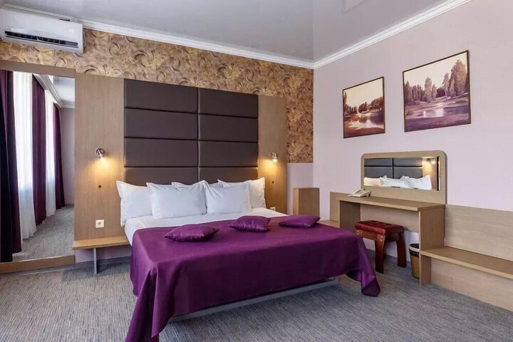 Room 21 of 48