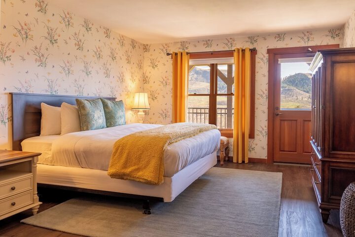 Room 10 of 89