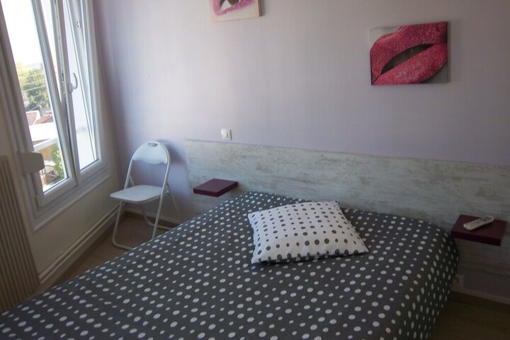 Room 6 of 32