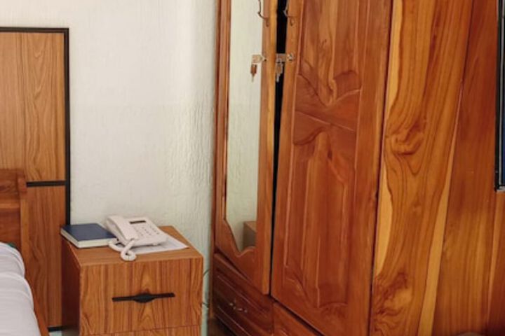 Room 20 of 285