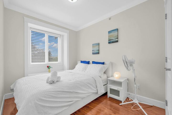 Tranquil Oakridge Mall Area Ensuite Stay