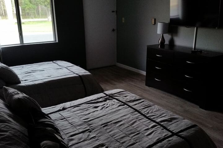 Room 4 of 12