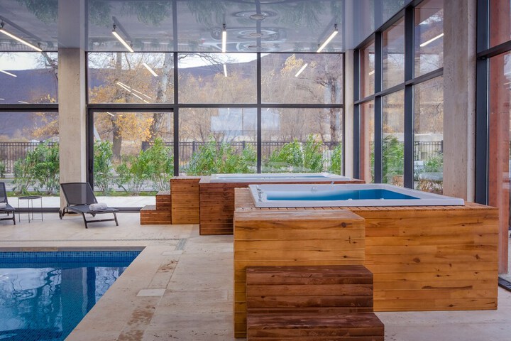Pool 32 of 68
