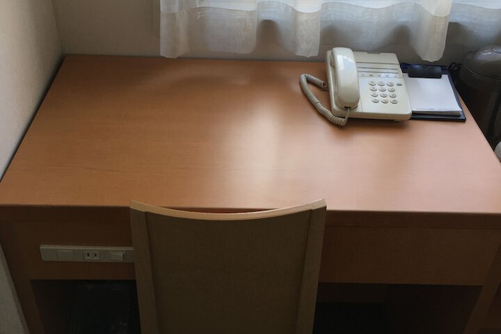 Room 13 of 32