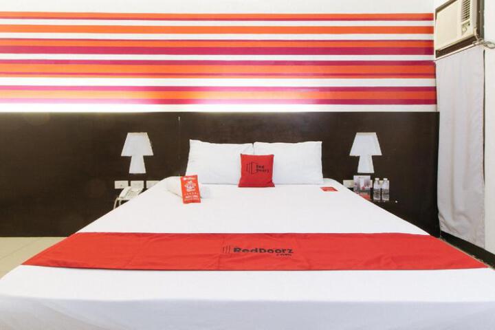 RedDoorz at EL Highway Hotel Bulacan