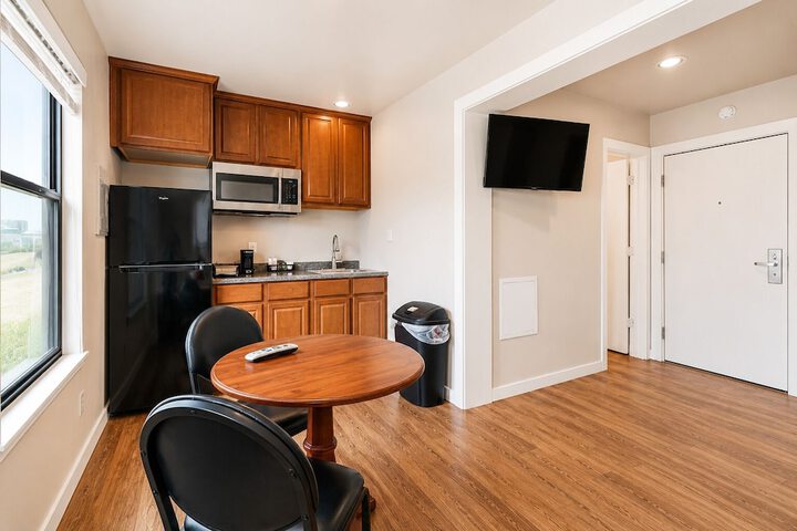Room 15 of 37