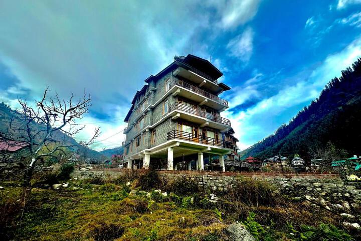 Manali Outdoor Retreat
