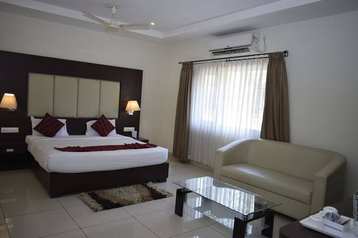 Room 10 of 35