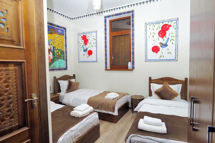 Room 6 of 8