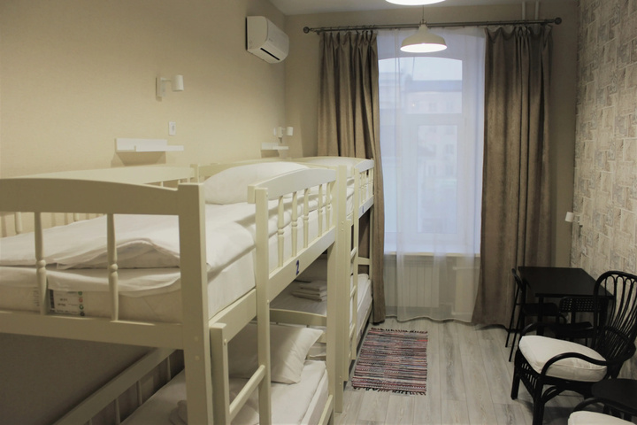 Room 11 of 37