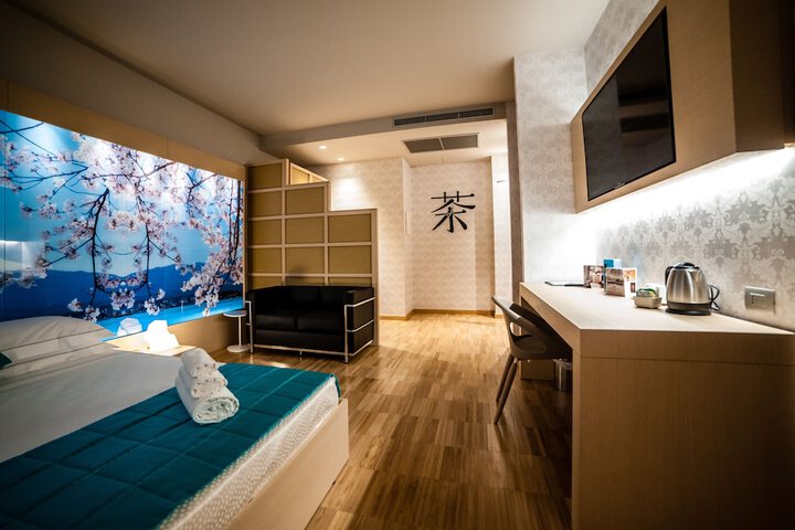 Room 52 of 94