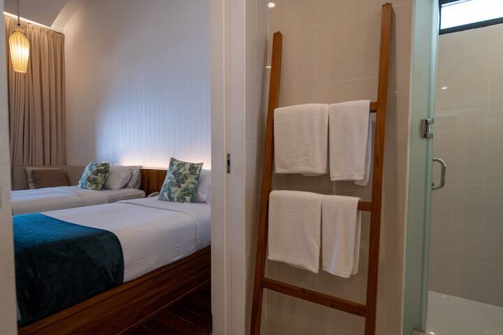 Room 10 of 98