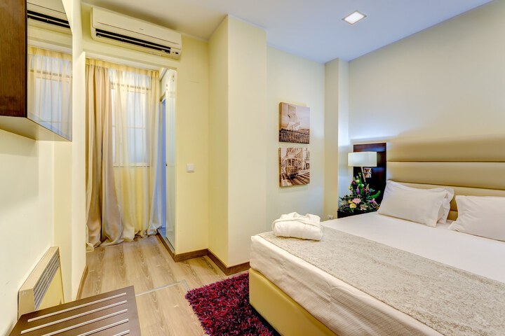 Room 14 of 74