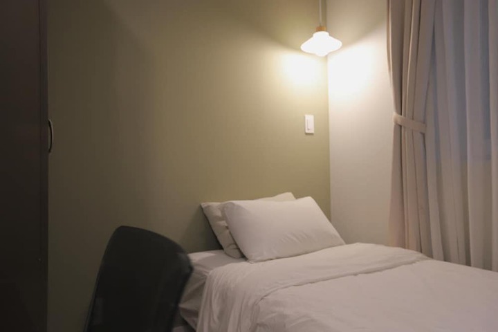 Room 11 of 49