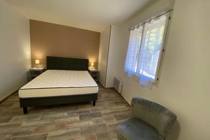 Room 3 of 74
