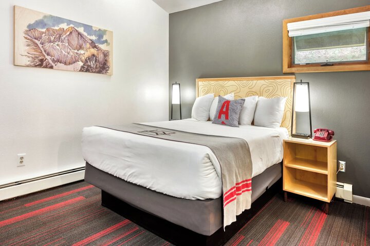 Room 43 of 138