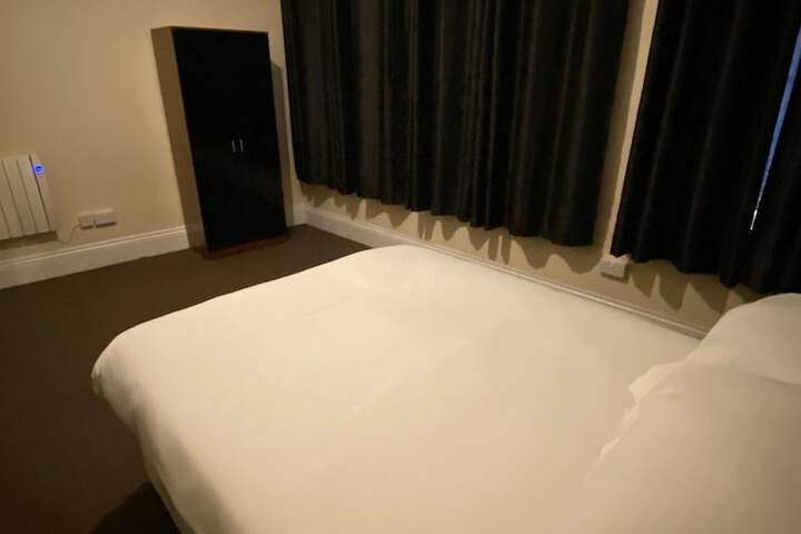Room 12 of 18