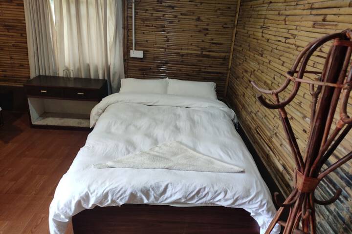 Room 3 of 12