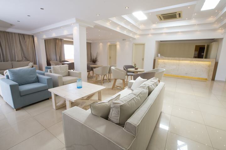 Entrance & Lobby