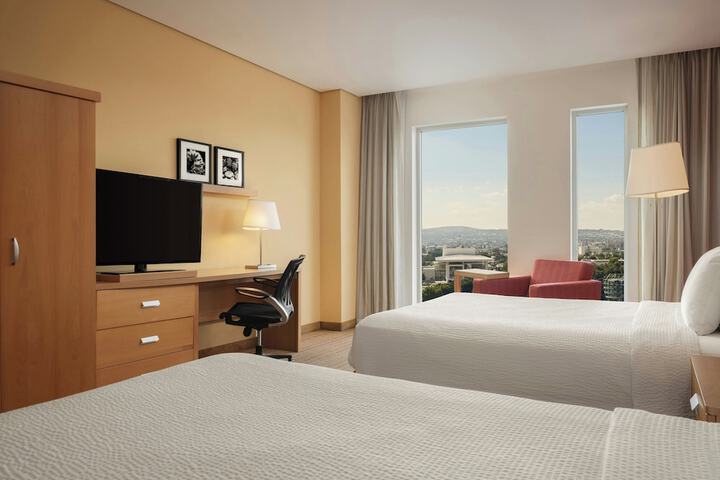 Room 25 of 77